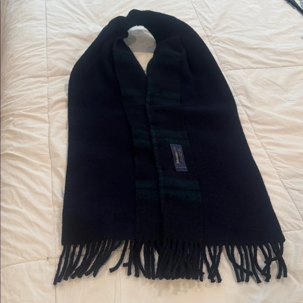 Johnstones of Elgin Vintage blue and green plaid scarf made in Scotland 🏴󠁧󠁢󠁳󠁣󠁴󠁿